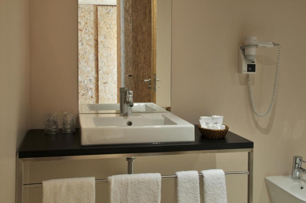Paraiso Villas & Spa Guimaraes Phòng bức ảnh